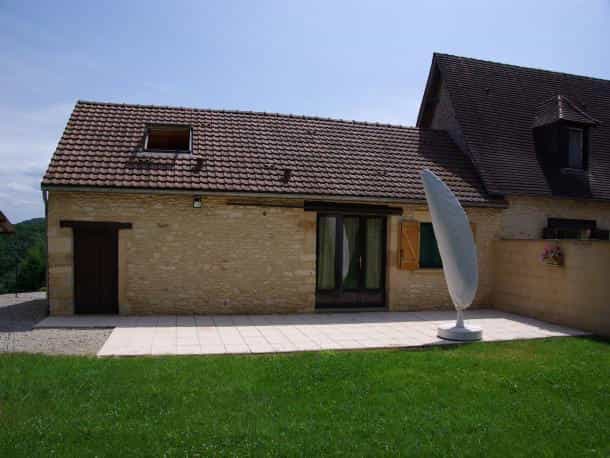 房子 在 Saint-Cyprien, Nouvelle-Aquitaine 11391835