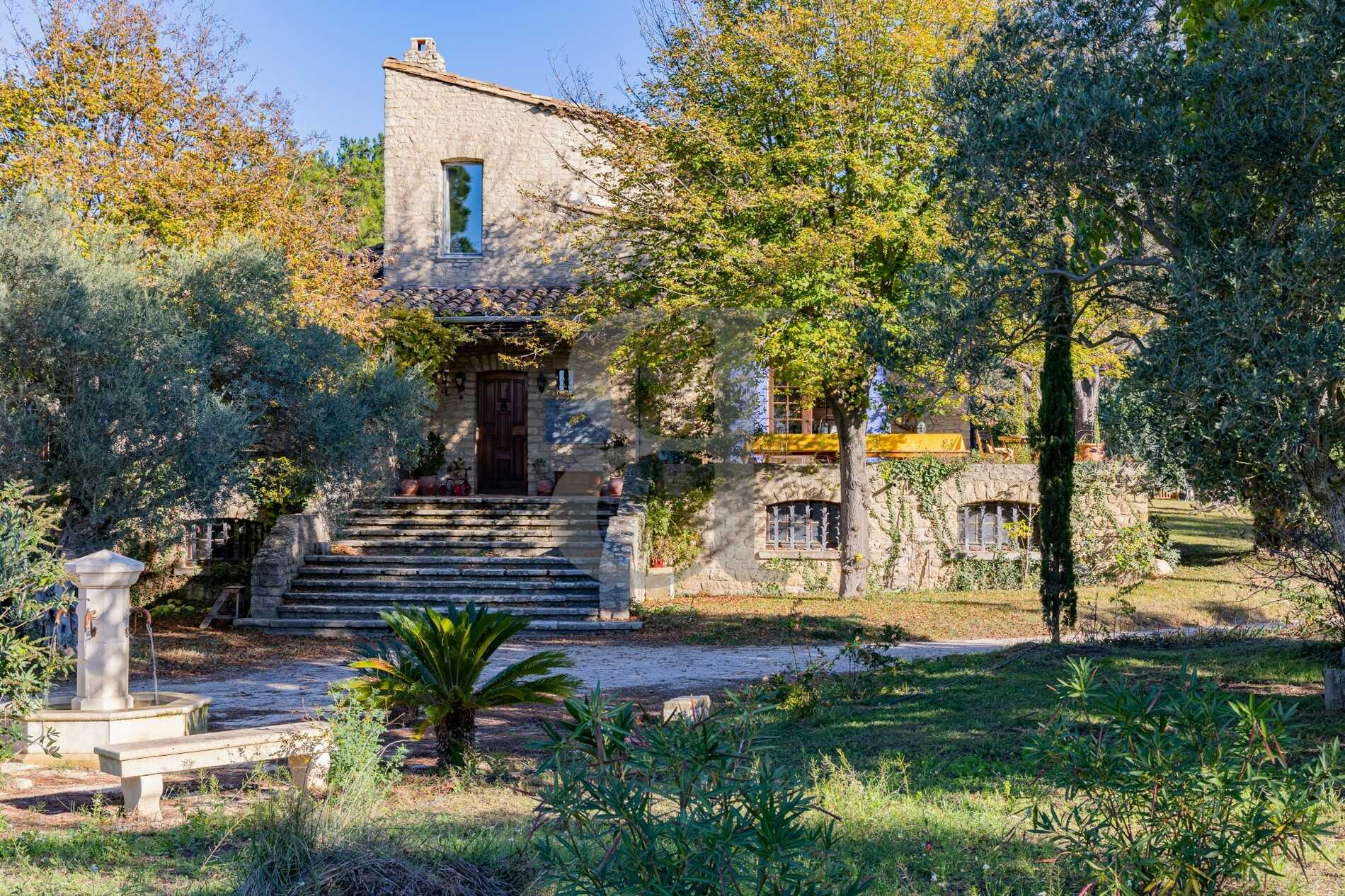 Casa nel Saint-Remy-de-Provence, Provenza-Alpi-Costa Azzurra 11391917