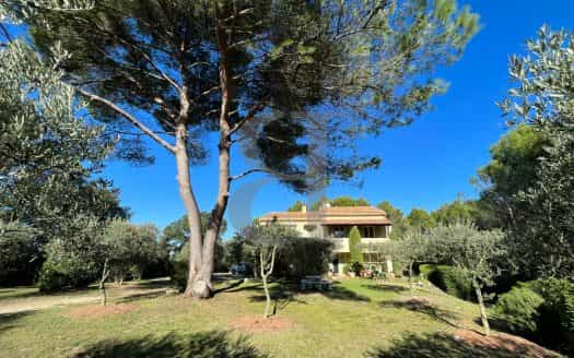 Dom w Loriol-du-Comtat, Provence-Alpes-Cote d'Azur 11391923