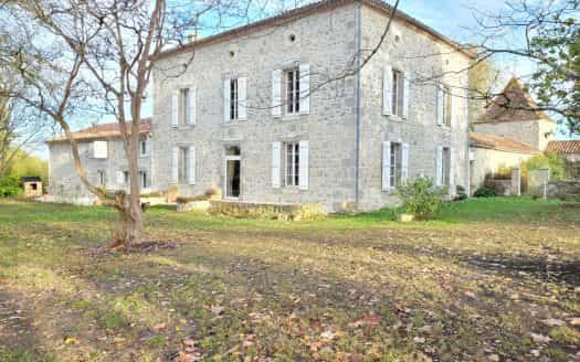 House in Nerac, Nouvelle-Aquitaine 11392041