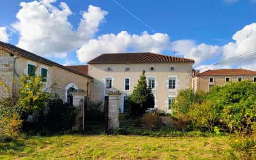 House in Saint-Claud, Nouvelle-Aquitaine 11392051