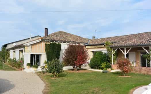 σπίτι σε Lauzun, Nouvelle-Aquitaine 11392078