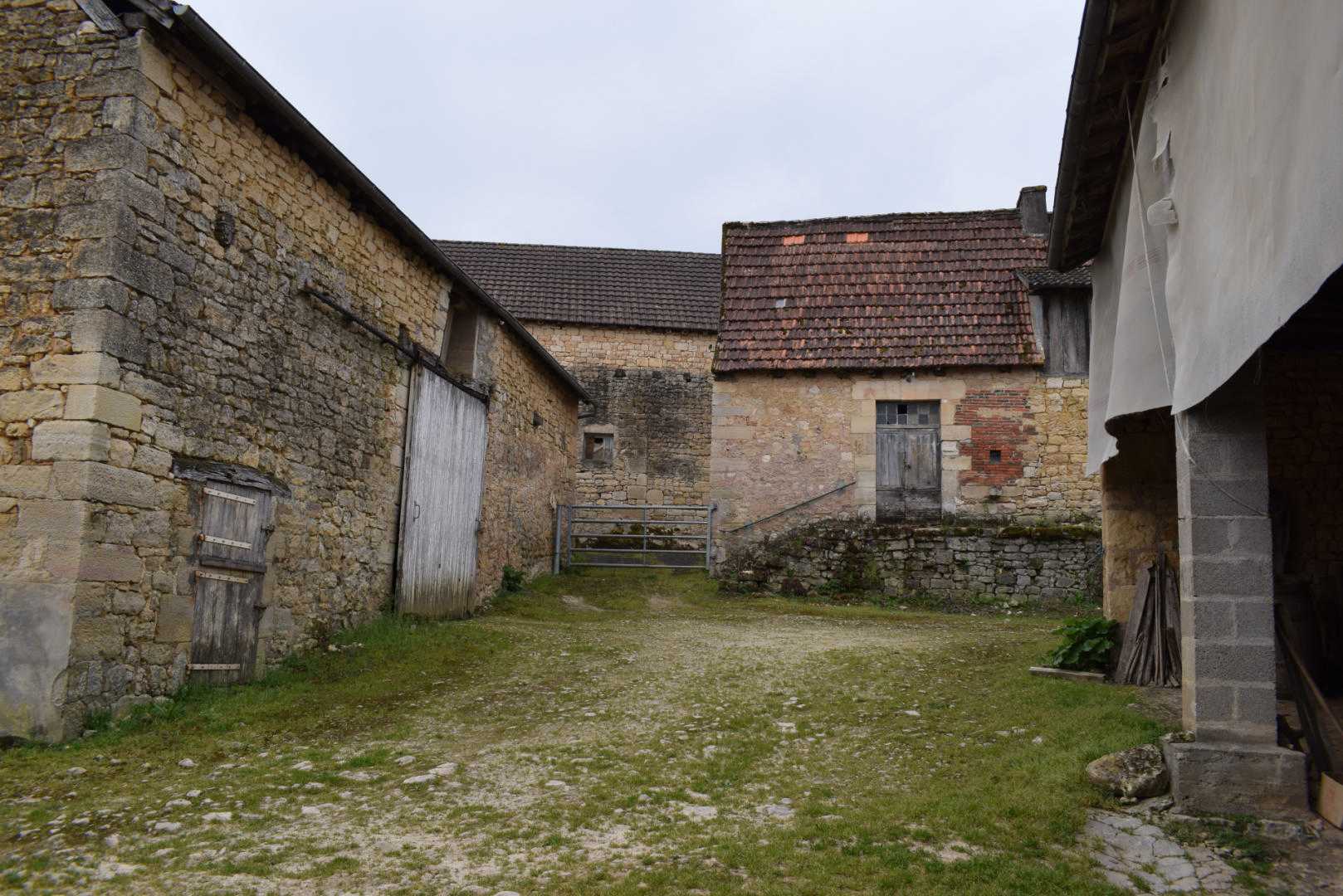House in Hautefort, Nouvelle-Aquitaine 11392091