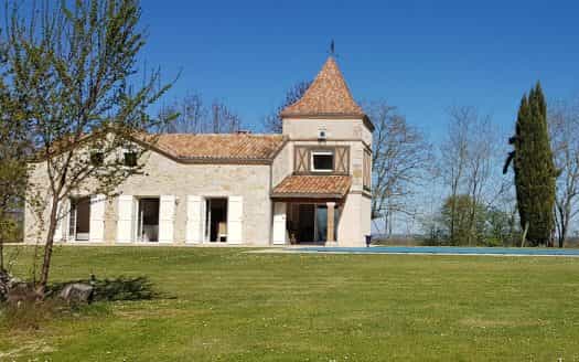 房子 在 Astaffort, Nouvelle-Aquitaine 11392134