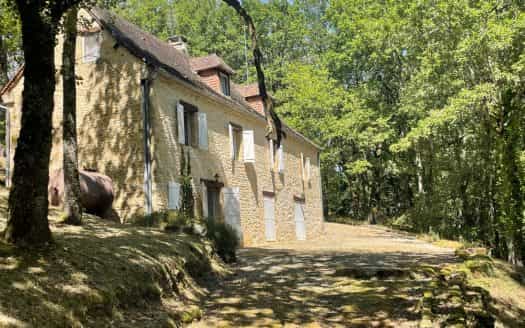 Rumah di Auba, Nouvelle-Aquitaine 11392158