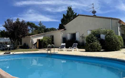 House in Bergerac, Nouvelle-Aquitaine 11392203