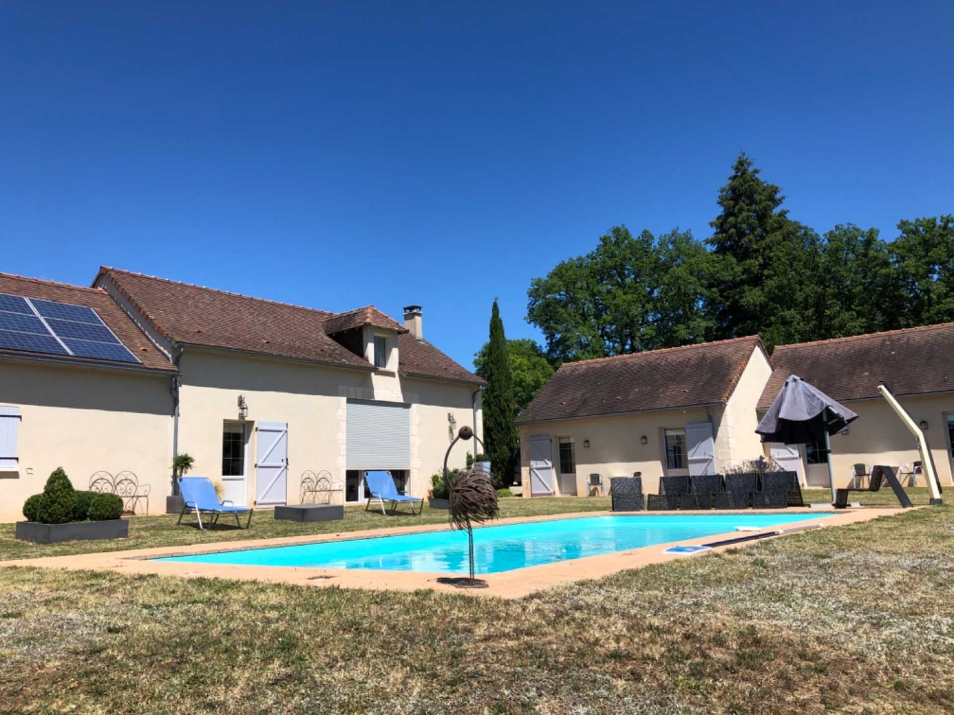 House in Thenon, Nouvelle-Aquitaine 11392229