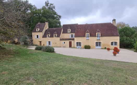 मकान में Sarlat-la-Canéda, Nouvelle-Aquitaine 11392243