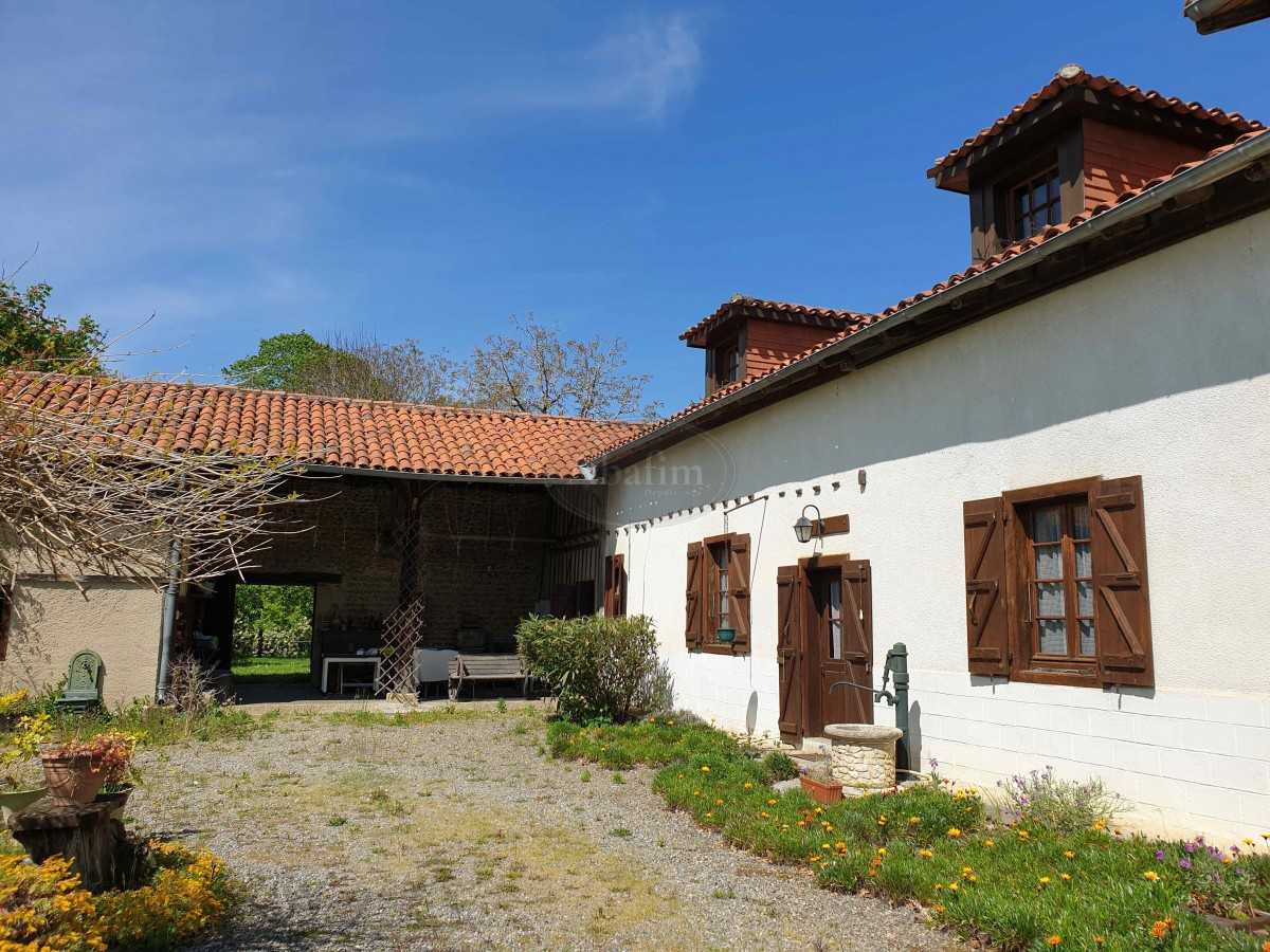 بيت في Castelnau-Magnoac, Occitanie 11392248