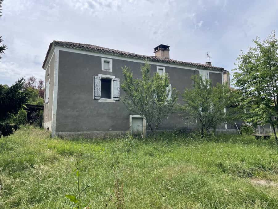 房子 在 Saint-Front-sur-Lemance, Nouvelle-Aquitaine 11392363