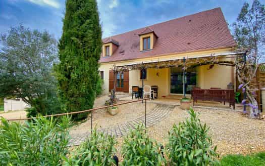 House in Domme, Nouvelle-Aquitaine 11392392