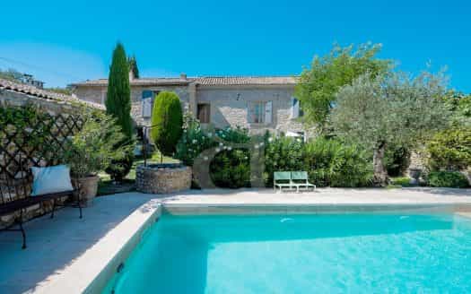 Hus i L'Isle-sur-la-Sorgue, Provence-Alpes-Cote d'Azur 11392421