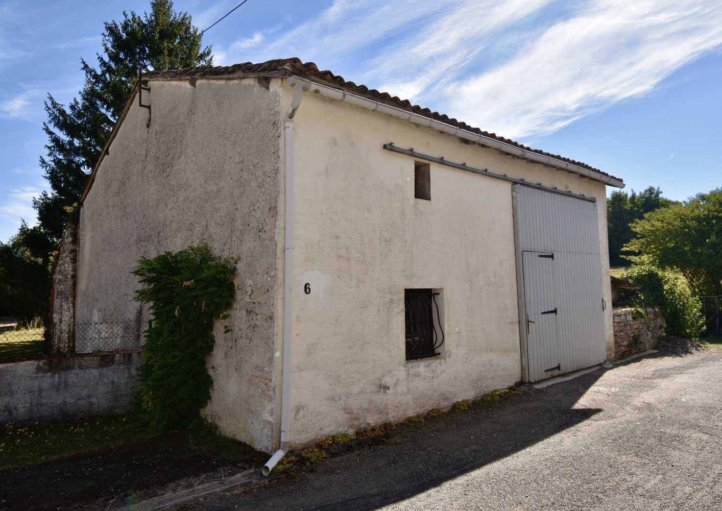 房子 在 Clussais-la-Pommeraie, Nouvelle-Aquitaine 11392429