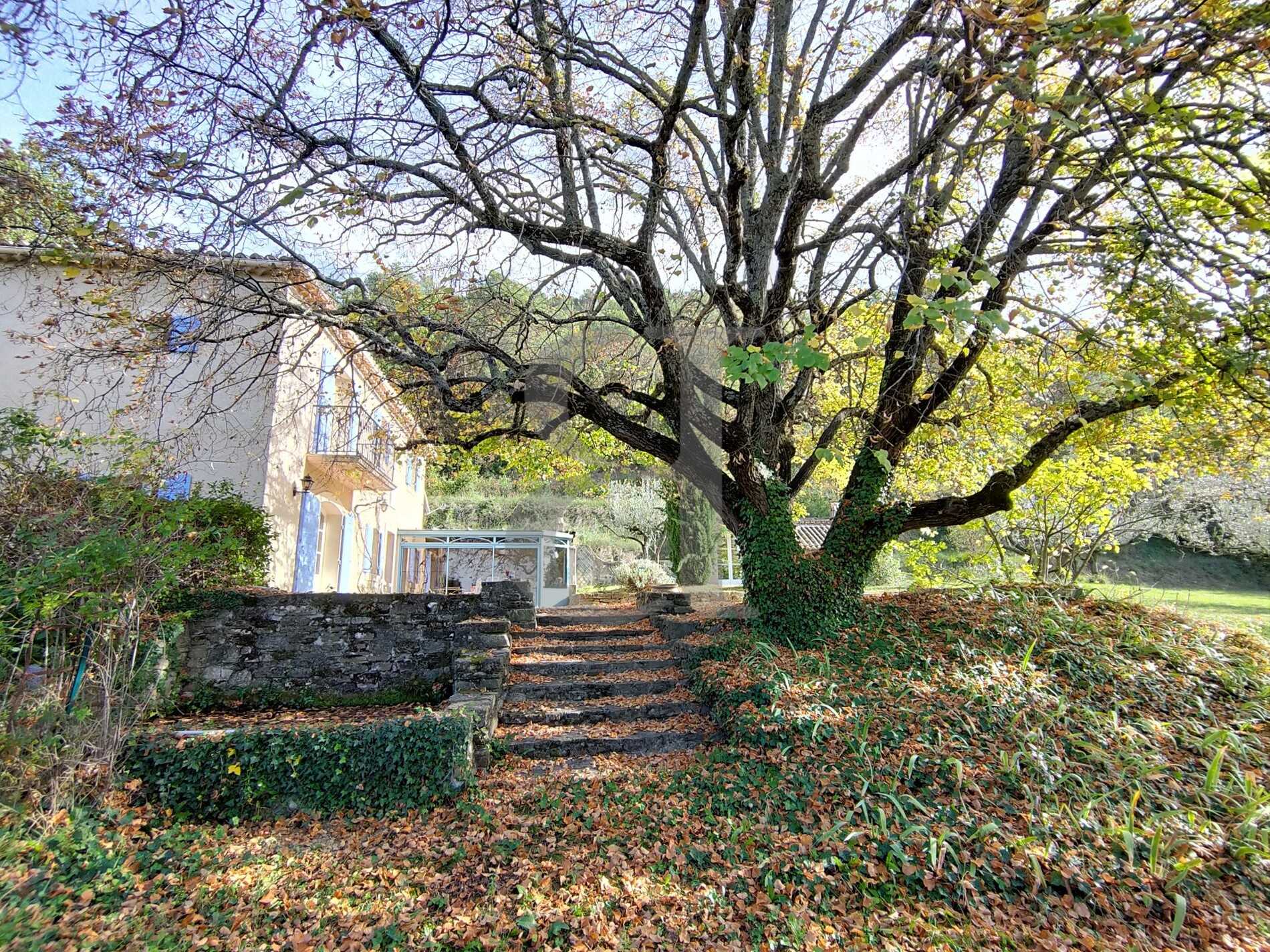 House in Vaison-la-Romaine, Provence-Alpes-Côte d'Azur 11392432
