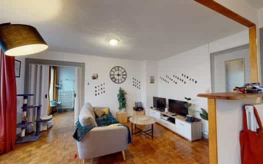 房子 在 拉图尔, 普罗旺斯-阿尔卑斯-蓝色海岸 11392463
