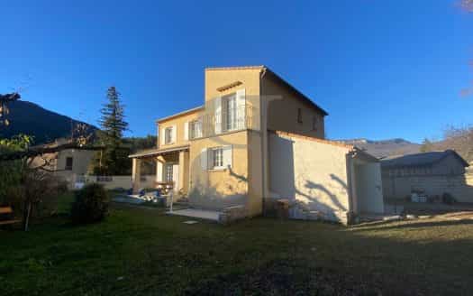House in Nyons, Auvergne-Rhone-Alpes 11392469