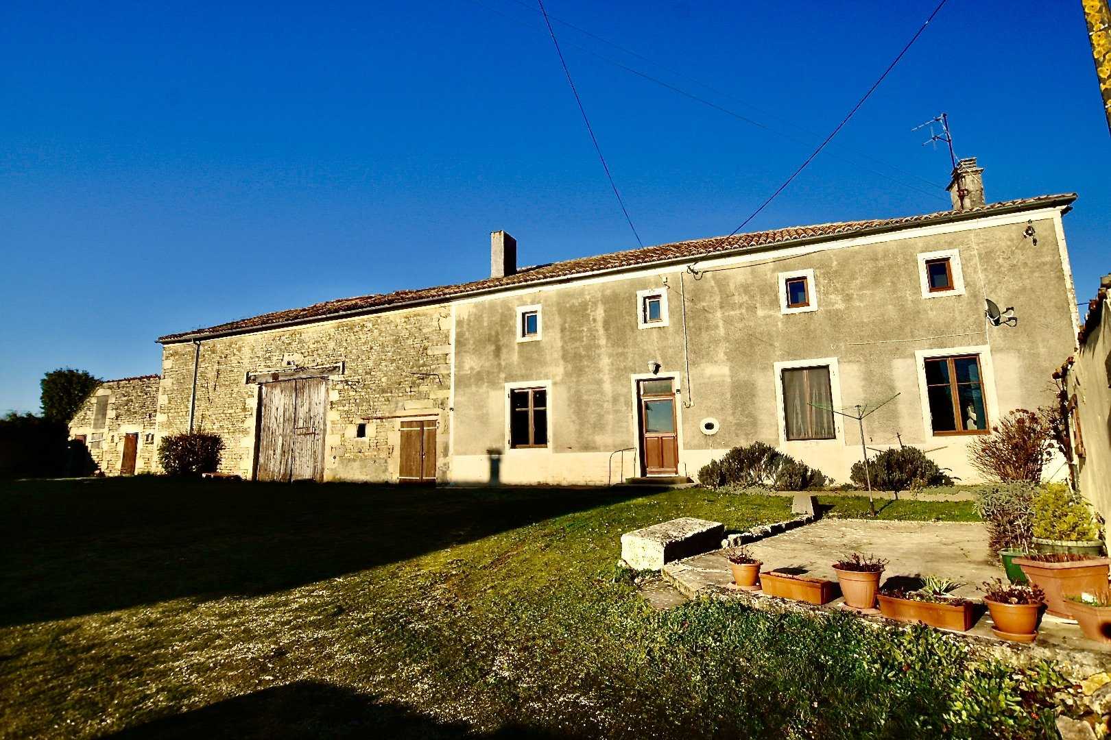 Rumah di Valdelaume, Nouvelle-Aquitaine 11392497