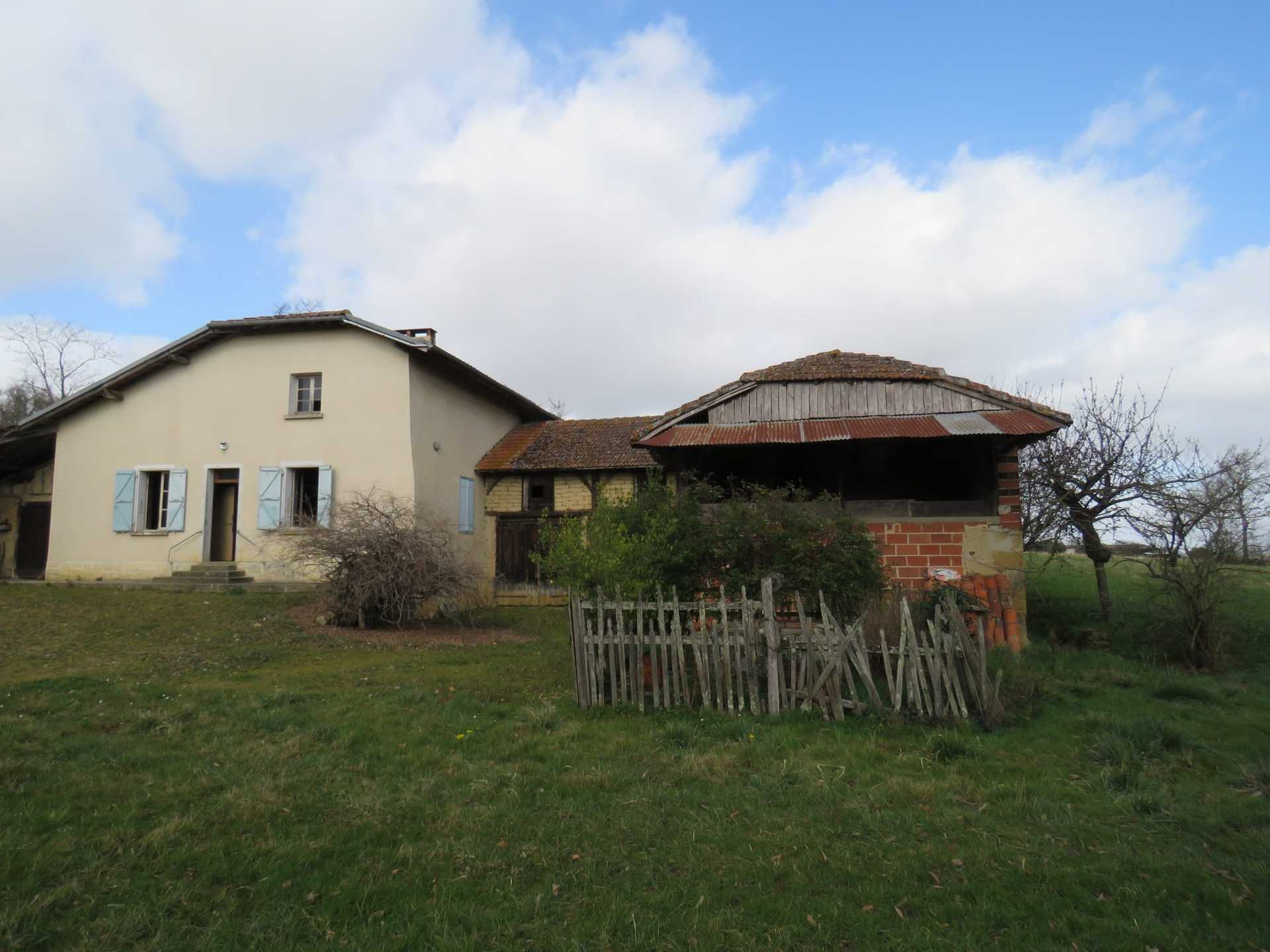 Rumah di Masseube, Occitanie 11392501