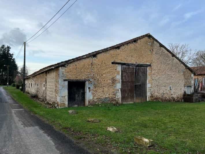 casa no Civray, Nouvelle-Aquitaine 11392513