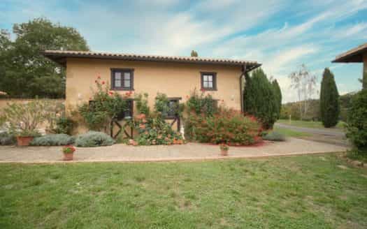 Dom w Mirande, Occitanie 11392518