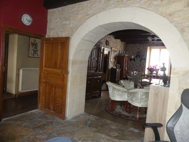 House in Limalonges, Nouvelle-Aquitaine 11392523