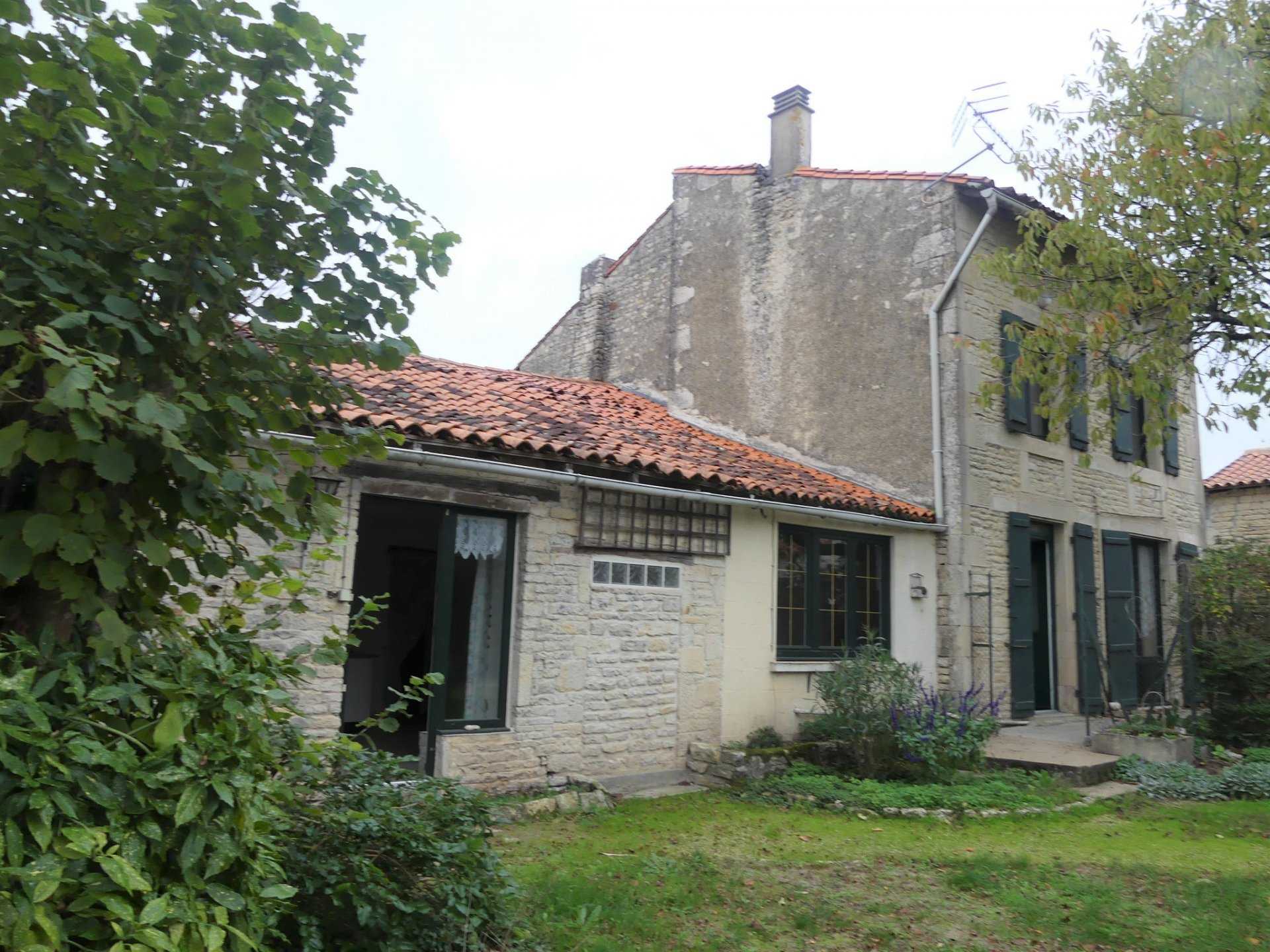 Huis in Loubille, Nouvelle-Aquitanië 11392526