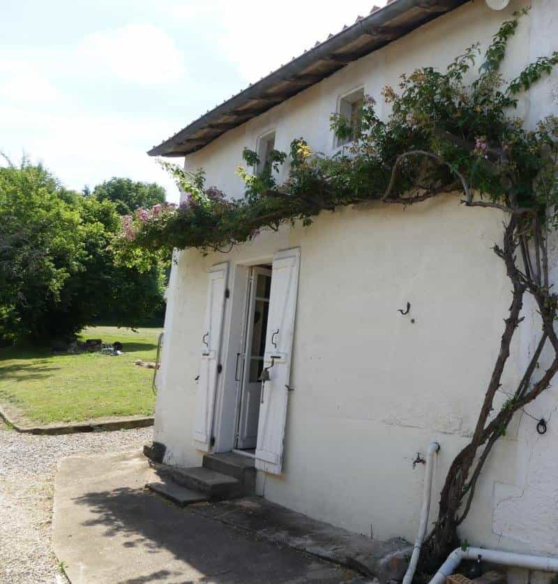 House in Saint-Gourson, Nouvelle-Aquitaine 11392532