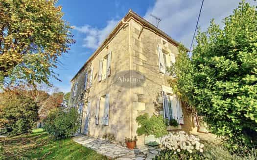 بيت في Saint-Emilion, Nouvelle-Aquitaine 11392672