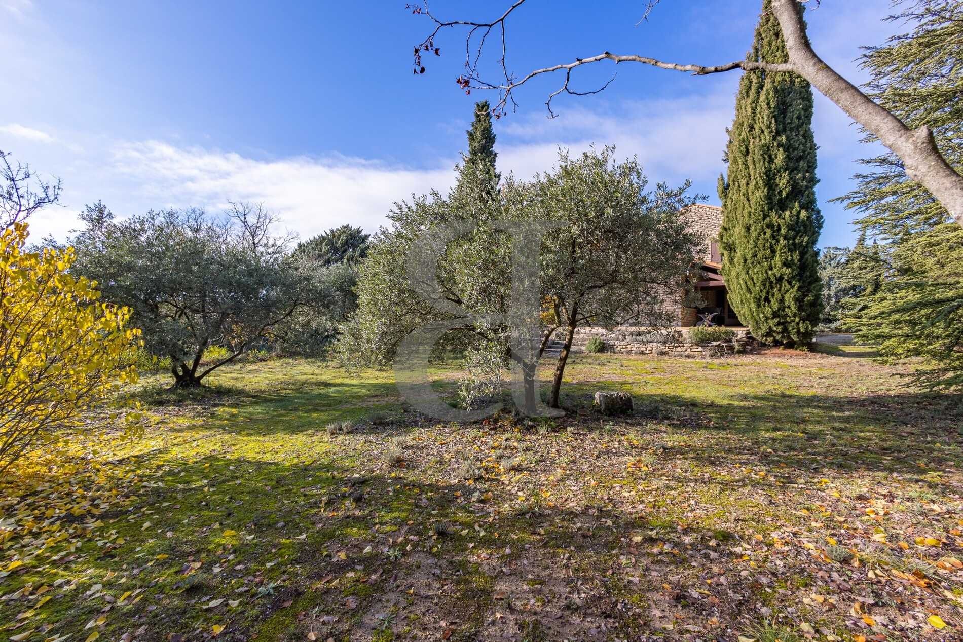 Dom w La Roque-sur-Pernes, Provence-Alpes-Côte d'Azur 11392675