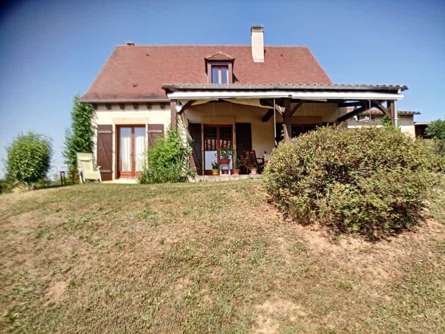 House in Meyrals, Nouvelle-Aquitaine 11392696
