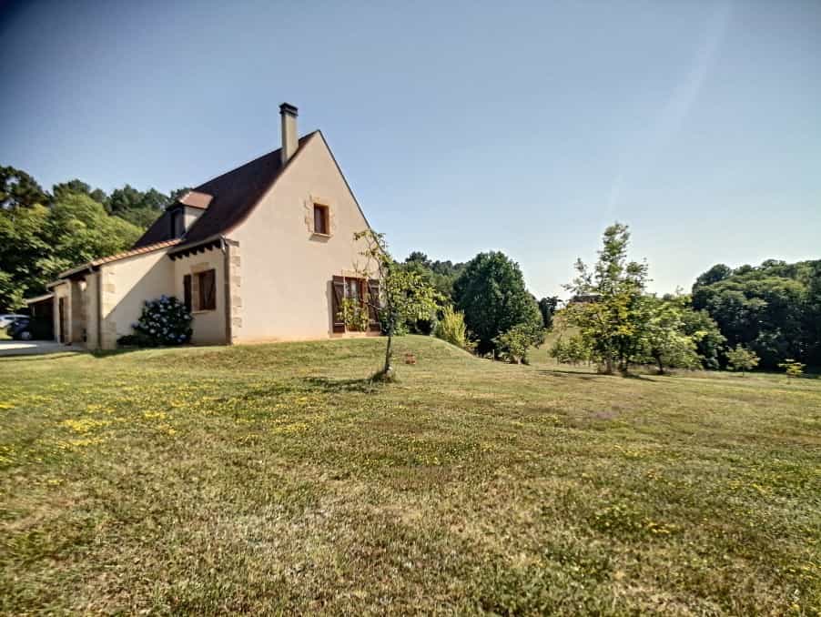 Casa nel Meyrals, Nouvelle-Aquitaine 11392696
