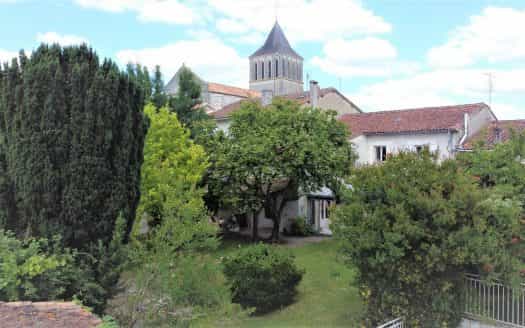 Hus i Montmoreau, Nouvelle-Aquitaine 11392913