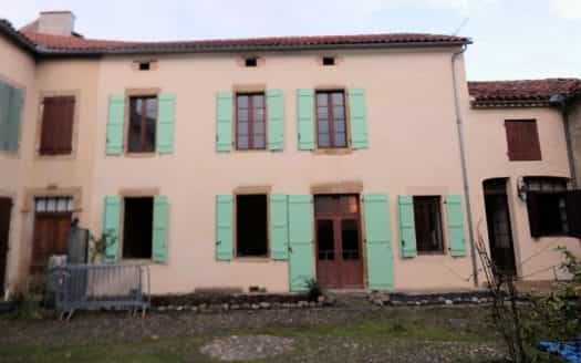 بيت في Maubourguet, Occitanie 11393085