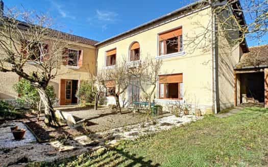 房子 在 Tarbes, Occitanie 11393222