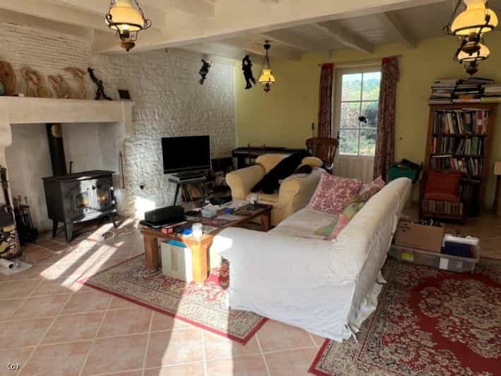 House in Mansle, Nouvelle-Aquitaine 11393357
