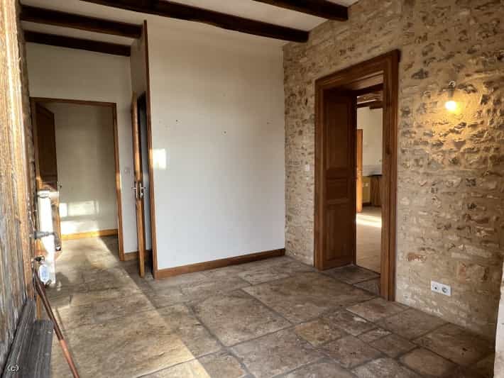 Rumah di Lizant, Nouvelle-Aquitaine 11393362