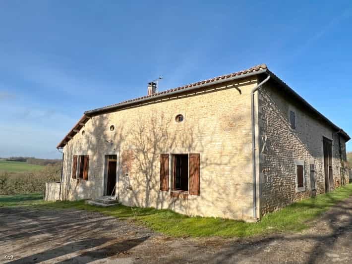 House in Lizant, Nouvelle-Aquitaine 11393362