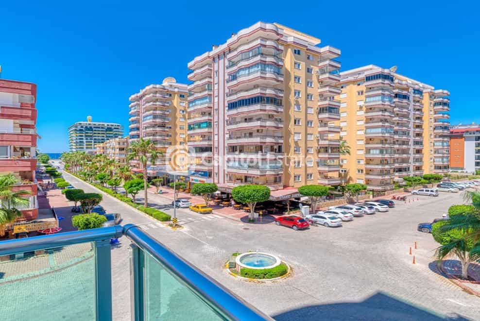 Condominium in Mahmutlar, Antalya 11393475