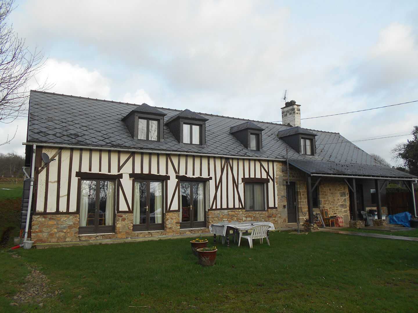 rumah dalam Mortain, Normandie 11393665