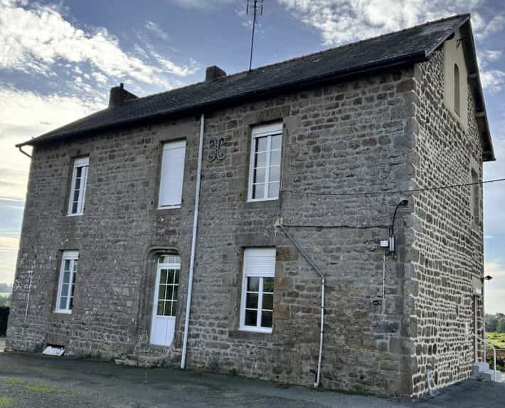 Condominium in Souce, Pays de la Loire 11393852