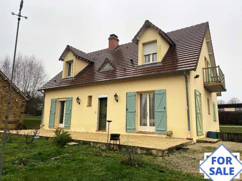 بيت في La Ferriere-Bochard, Normandie 11394333