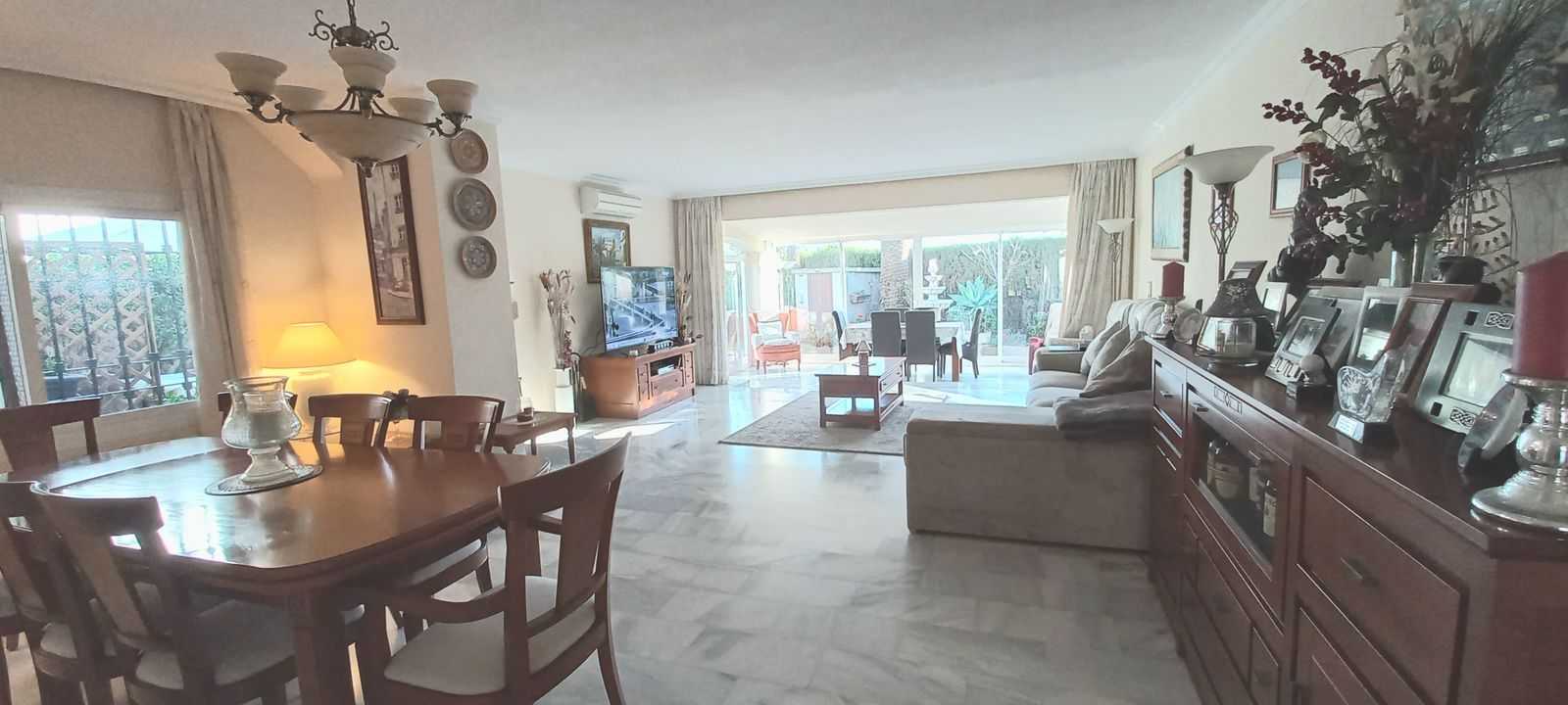 House in Marbella, Andalucía 11394335