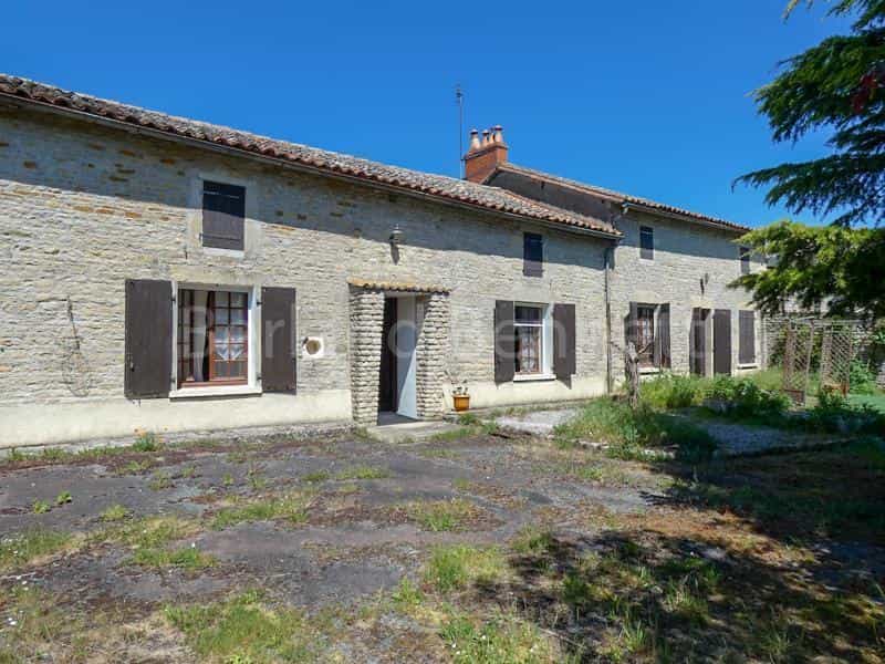 House in Lezay, Nouvelle-Aquitaine 11394437