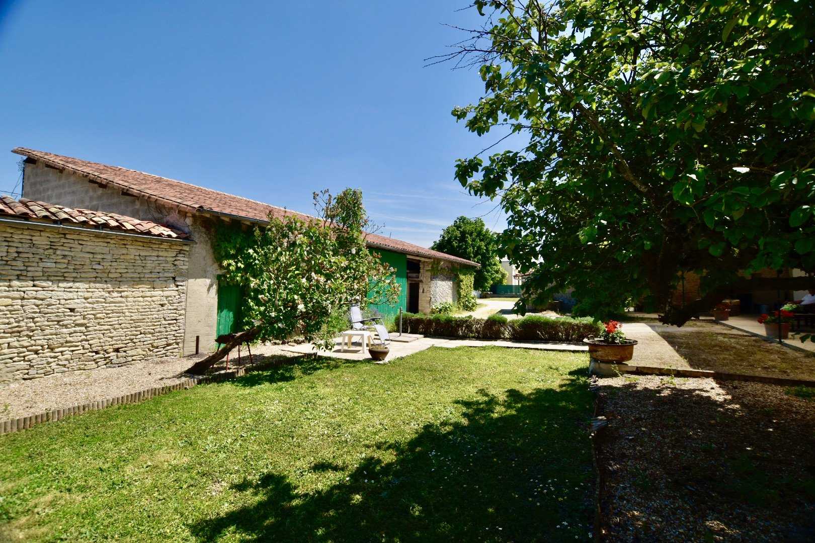 Other in Loubille, Nouvelle-Aquitaine 11394670