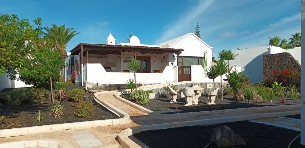 House in Arrecife, Canary Islands 11394902