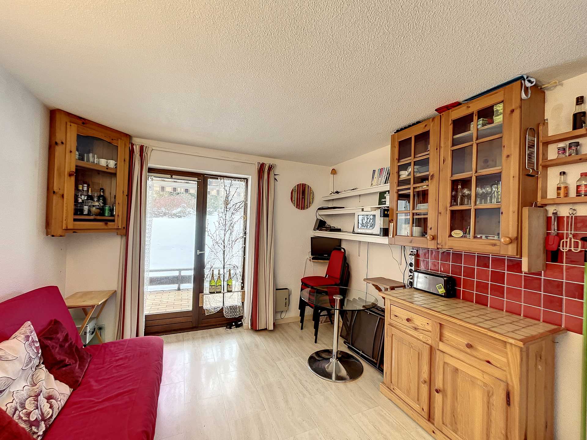 公寓 在 萊孔塔米訥-蒙茹瓦, 奧弗涅-羅納-阿爾卑斯大區 11394905