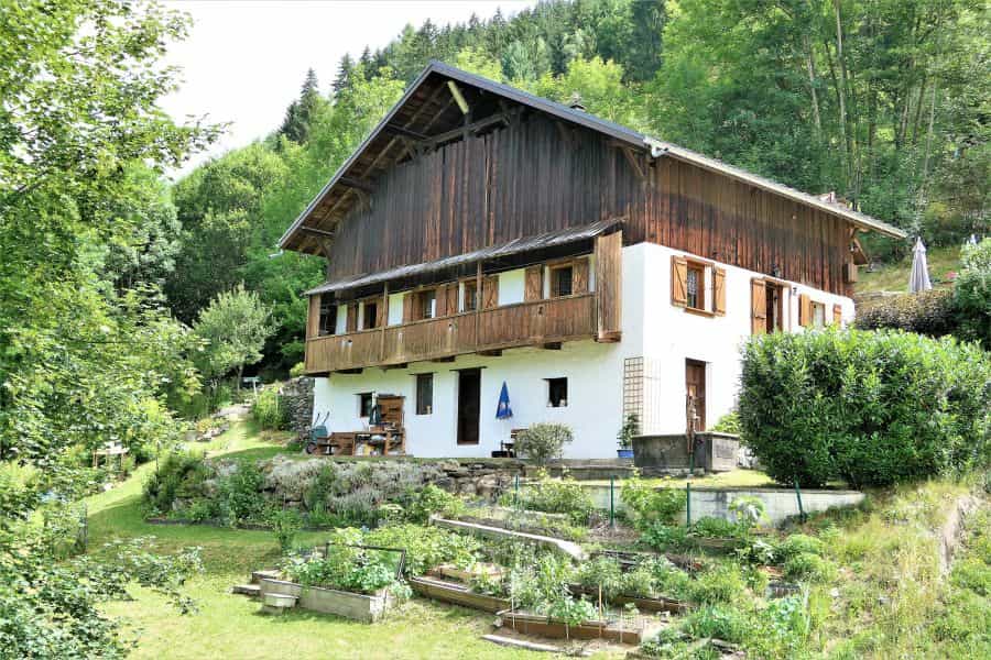 بيت في Saint-Gervais-les-Bains, Auvergne-Rhône-Alpes 11394944