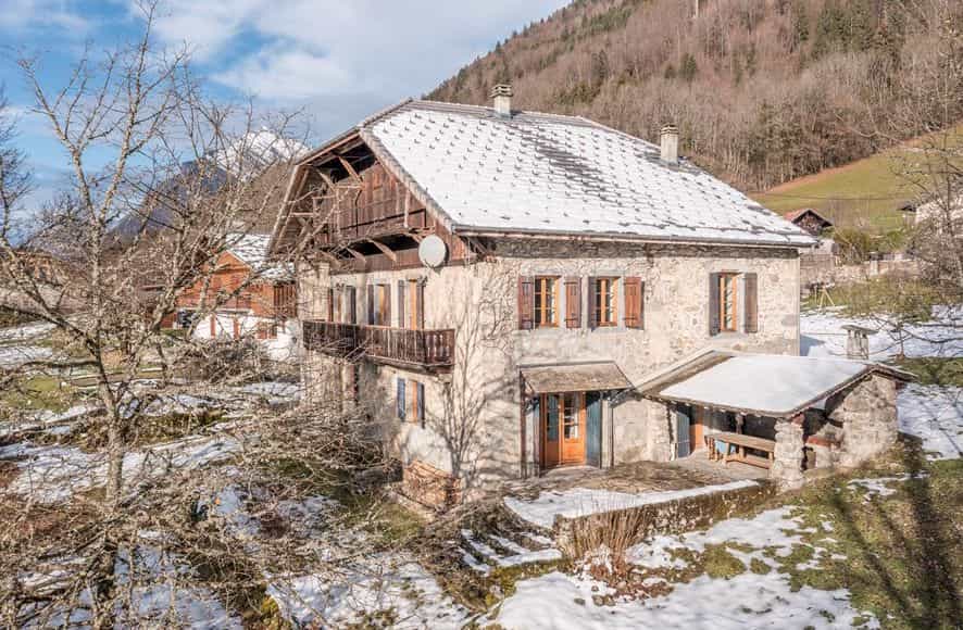 жилой дом в Samoens, Auvergne-Rhone-Alpes 11394949