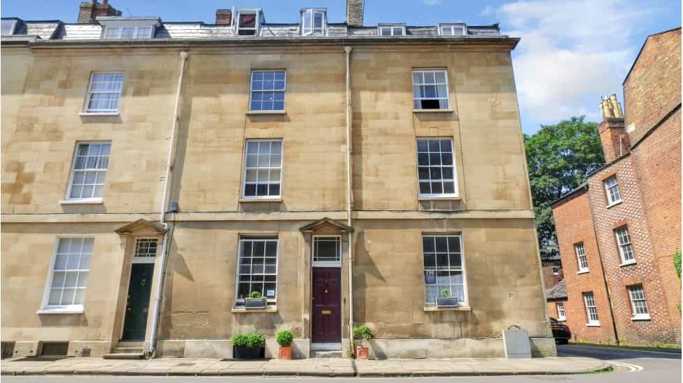 Condominium in Oxford, Oxfordshire 11395209