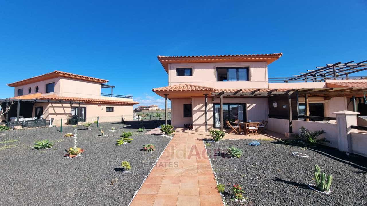 House in La Oliva, Canary Islands 11395410